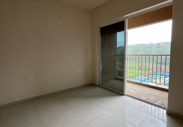 Room in 3 BHK Apartment at Godrej Green Vistas, Mahalunge – for Rent