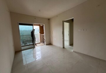 Room in 3 BHK Apartment at Godrej Green Vistas, Mahalunge – for Rent