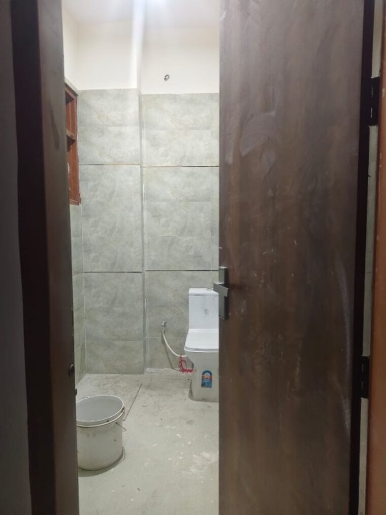 Bathroom, palam vihar 1 Bedroom 650 Sq.Ft. Independent House In Palam Vihar Gurgaon 9356770