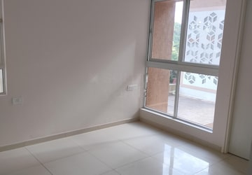 Room in 3 BHK Apartment at Godrej Green Vistas, Mahalunge – for Rent