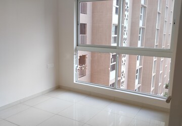 Room in 3 BHK Apartment at Godrej Green Vistas, Mahalunge – for Rent