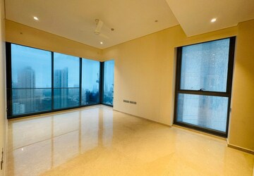 Room in 4 BHK Apartment at Rustomjee Crown, Prabhadevi – for Rent