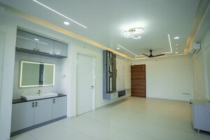Room in 3 BHK Apartment at Jayabheri The Nirvana, Gopanpally – for Rent