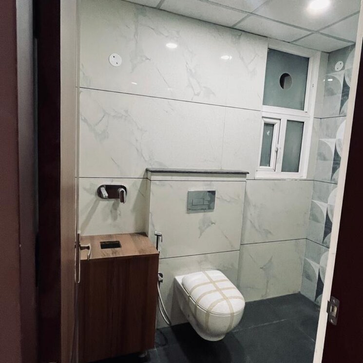 Attached Bathroom, ambala highway 3 Bedroom 2100 Sq.Ft. Apartment In Ambala Highway Zirakpur 9356924