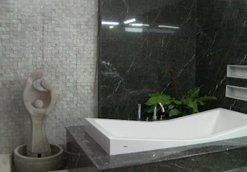 Bathroom in 4 BHK Independent House at Jubilee Hills – for Rent