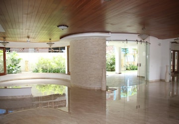 Room in 4 BHK Independent House at Jubilee Hills – for Rent