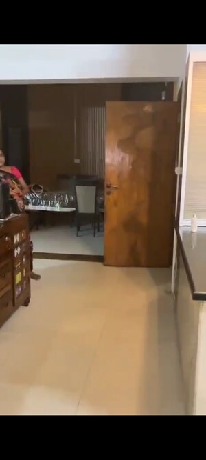 Staircase in 2.5 BHK Villa at Varun Enclave, Sector 28 – for Rent