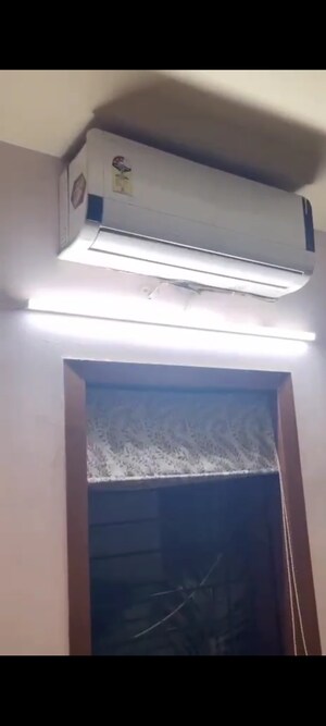 Furnished Amenities in 2.5 BHK Villa at Varun Enclave, Sector 28 – for Rent