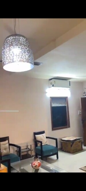 Furnished Amenities in 2.5 BHK Villa at Varun Enclave, Sector 28 – for Rent