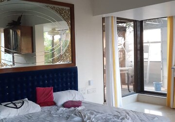 Bedroom in 3.5 BHK Apartment at Casa Di Rosa, Bandra West – for Rent