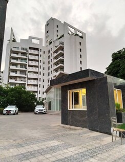 4 BHK + Servant Room Apartment For Sale in Parsvnath Exotica