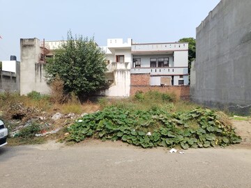 Plot For Sale in Sector 32