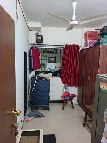 Master Bedroom in 1.5 BHK Apartment at Prabhadevi – for Rent