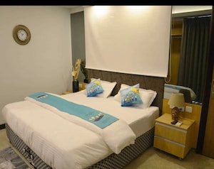 Bedroom in 4 BHK Apartment at DLF Westend Heights, Sector 53 – for Sale