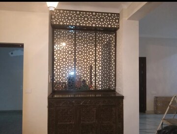 Furnished Amenities in 4 BHK Apartment at DLF Westend Heights, Sector 53 – for Sale