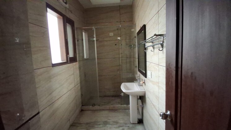 Bathroom, silver-city-extention 6+ Bedroom 5000 Sq.Ft. Villa In Vip Road Zirakpur 9357002