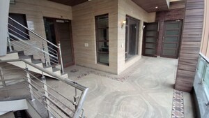 Room in 6+ BHK Villa at Silver City Extention, Vip Road – for Rent