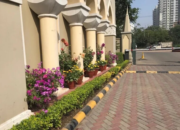 Garden, dlf-westend-heights 4 Bedroom 2810 Sq.Ft. Apartment In Sector 53 Gurgaon 9357024