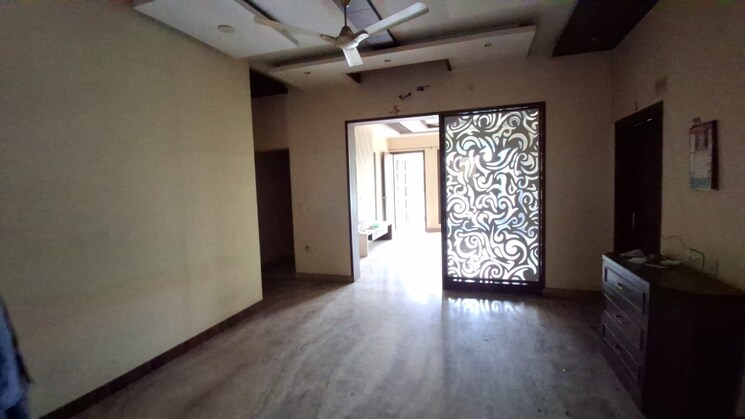 Room, silver-city-extention 6+ Bedroom 5000 Sq.Ft. Villa In Vip Road Zirakpur 9357002