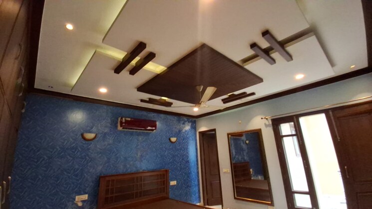 undefined, silver-city-extention 6+ Bedroom 5000 Sq.Ft. Villa In Vip Road Zirakpur 9357002