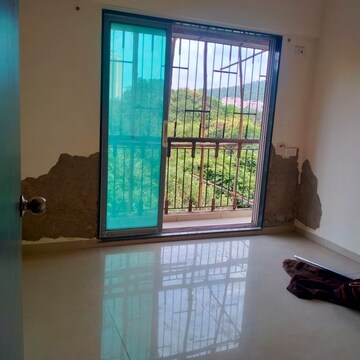 Room in 2 BHK Apartment at Vihang Valley Rio, Kasarvadavali – for Rent