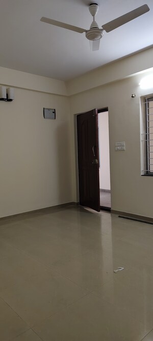 Room in 2 BHK Apartment at Kolimi Heights, Halasuru – for Rent