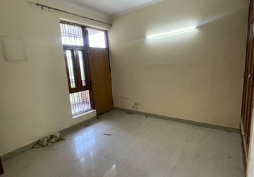 2 BHK Builder Floor For Rent in Sector 46