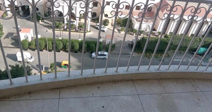 Balcony, dlf-trinity-towers 4 Bedroom 2759 Sq.Ft. Apartment In Dlf Phase V Gurgaon 9357093