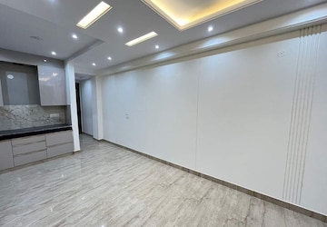 Room in 3 BHK Builder Floor at Chattarpur – for Rent