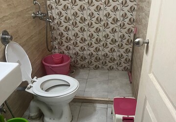 Bathroom in 2 BHK Apartment at Sindhi Society, Chembur – for Rent