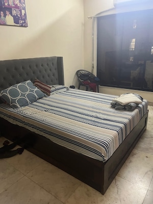 Bedroom in 2 BHK Apartment at Sindhi Society, Chembur – for Rent