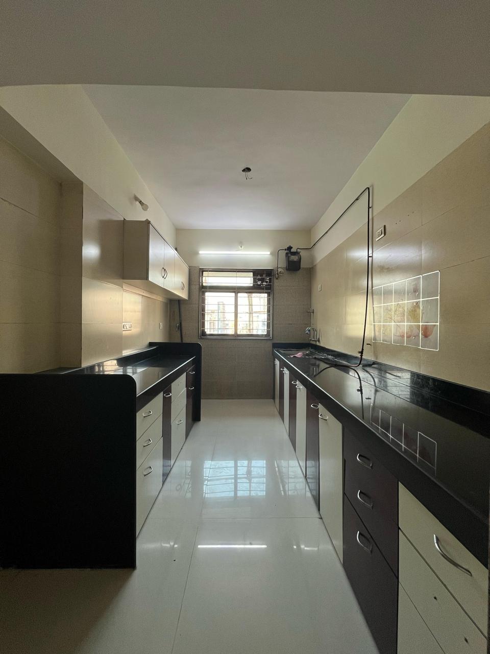 1.5 BHK Apartment For Sale in Hanuman Tekdi Dahsar East