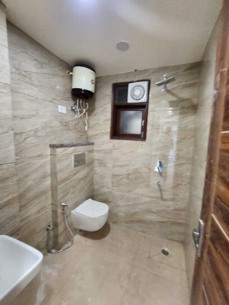 Bathroom, chattarpur 2 Bedroom 800 Sq.Ft. Builder Floor In Chattarpur Delhi 9357264