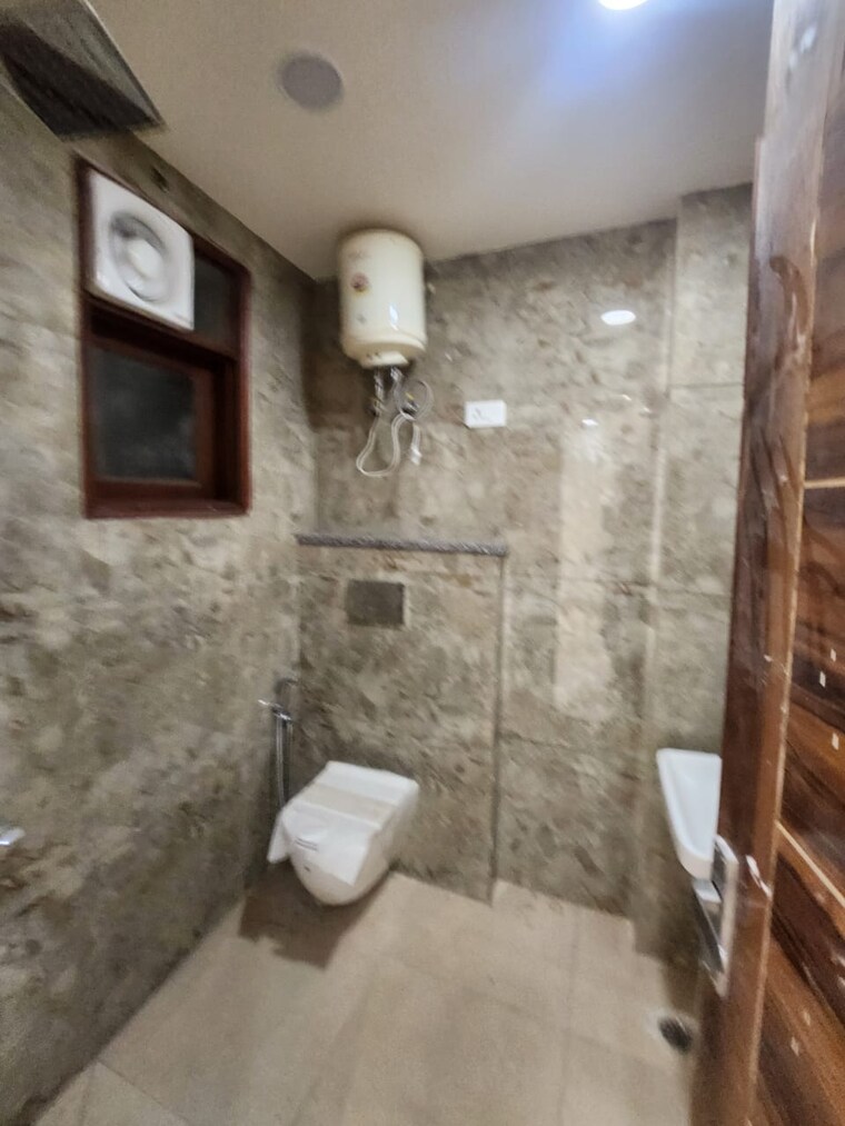 Bathroom, chattarpur 2 Bedroom 800 Sq.Ft. Builder Floor In Chattarpur Delhi 9357264