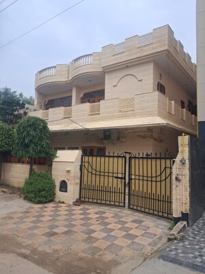 6+ BHK Independent House For Sale in Sainik Colony