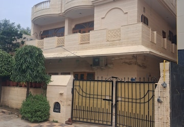 6+ BHK Independent House For Sale in Sainik Colony