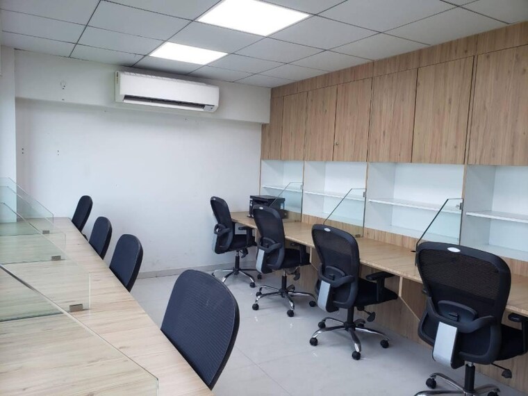 Team Area, ab road Commercial Office Space 1100 Sq.Ft. In Ab Road Indore 9357140