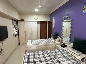 Bedroom in 2 BHK Apartment at Dara House, Khar West – for Rent