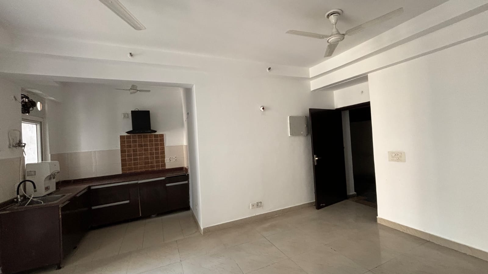 2 BHK Apartment For Sale in Amrapali Zodiac