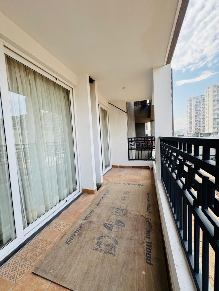 Balcony, ambala highway 3 Bedroom 1800 Sq.Ft. Builder Floor In Ambala Highway Zirakpur 9357287