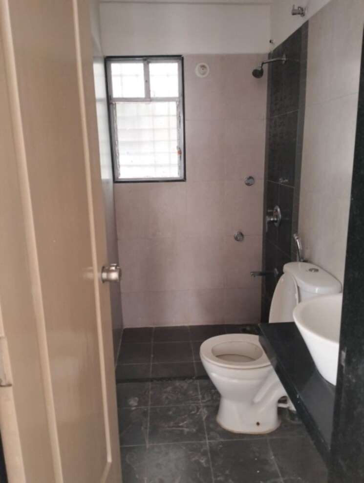 Bathroom, jhamtani-ace-aurum-phase-iii 2 Bedroom 900 Sq.Ft. Apartment In Ravet Pune 9357311