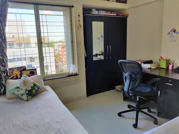 Team Area in 2 BHK Apartment at Kumar Parisar, Kothrud – for Rent