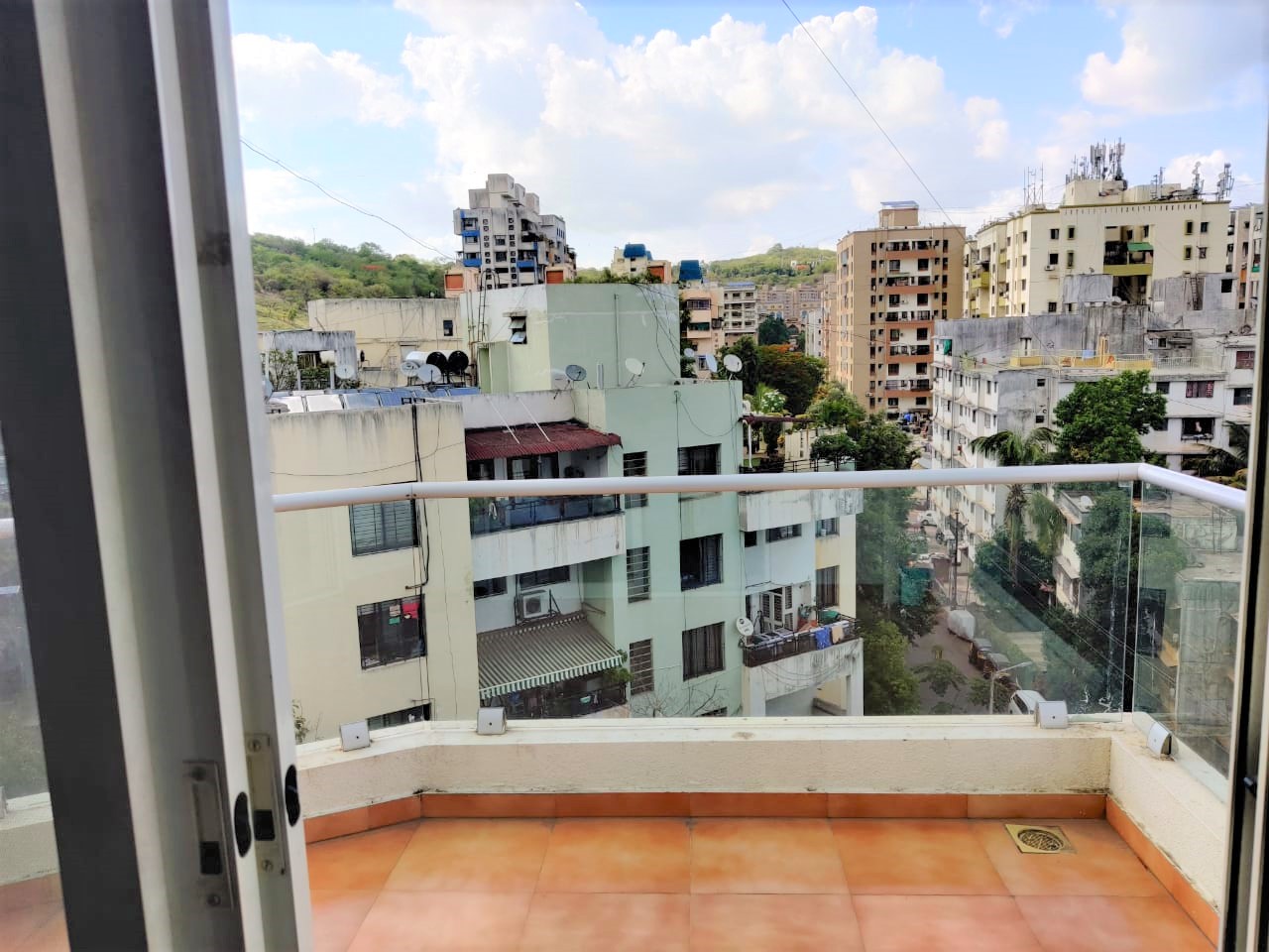 Terrace in 2 BHK Apartment at Kumar Parisar, Kothrud – for Rent