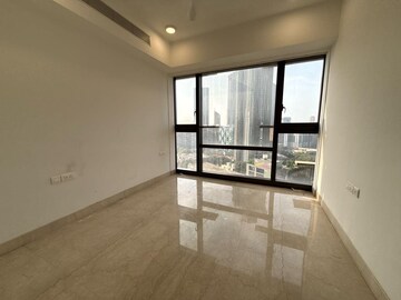 Room in 3 BHK Apartment at Lodha The Park, Worli – for Rent