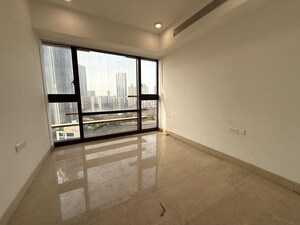 Room in 3 BHK Apartment at Lodha The Park, Worli – for Rent