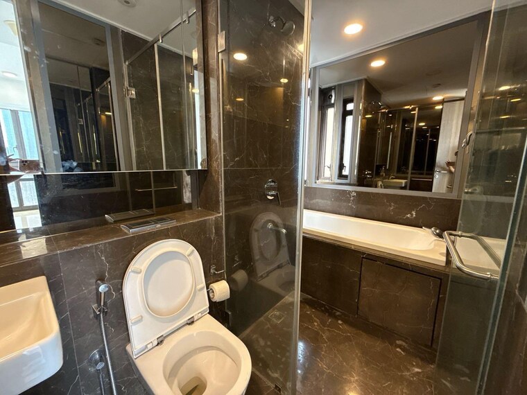 Bathroom, lodha-the-park 3 Bedroom 1541 Sq.Ft. Apartment In Worli Mumbai 9357368