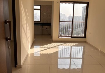 Room in 1 BHK Apartment at Chandak 34 Park Estate, Goregaon West – for Rent