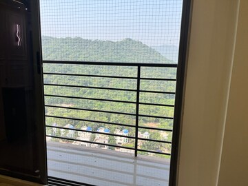 Room in 2 BHK Apartment at Bhimjyani Verraton, Thane West – for Rent