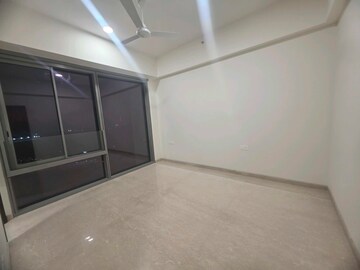 Room in 3 BHK Apartment at Piramal Mahalaxmi, Mahalaxmi – for Rent