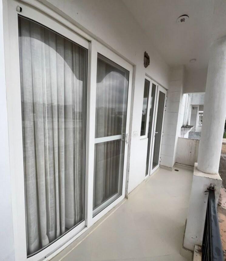 Balcony, ambala highway 3 Bedroom 1650 Sq.Ft. Builder Floor In Ambala Highway Zirakpur 9357432